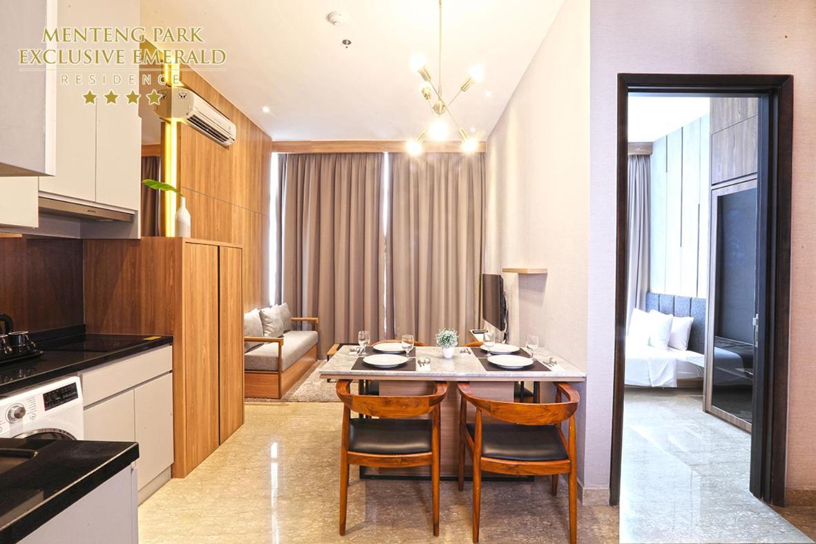 Menteng Park Exclusive Emerald Jakarta Exterior foto