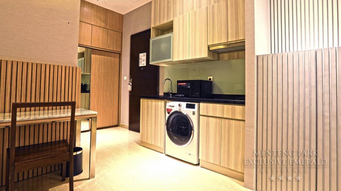 Menteng Park Exclusive Emerald Jakarta Exterior foto